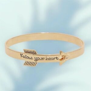 Beautiful "Follow Your Heart" Arrow Gold-Plated Bangle Bracelet